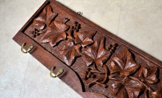 LOVELY ANTIQUE Arts & Crafts Style HANDCARVED WOOD WALL HANGING COAT HAT RACK 3