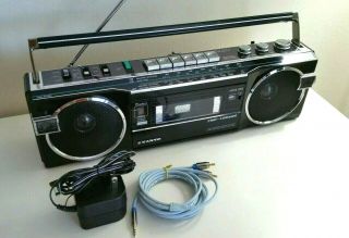 Sanyo Classic 80s Vintage Radio Cassette Recorder.  Sanyo Boombox Sw Radio