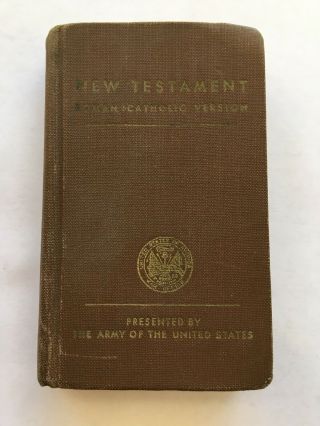 1942 WW2 Vintage Catholic Testament military pocket bible 2