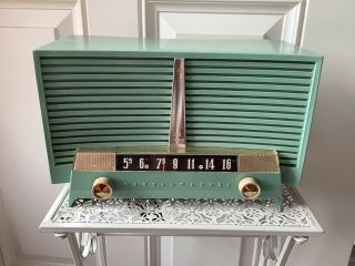 Vintage Westinghouse Green Bakelite Tube Radio Made In Usa Model H438t5a