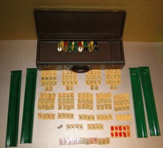 Vintage Mah Jong Game Set 166 Bakelite Tiles 4 Green Racks Dice And Case