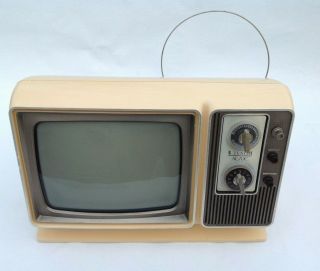 Zenith Solid State Tv 1980 Vintage Black And White Retro Television Great