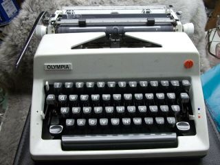 Vintage Olympia Sm Deluxe Portable Typewriter With Black Case