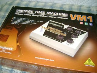 Behringer Vintage Time Machine Vm1 Chorus/vibrato Guitar Effects Pedal