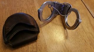 S&W SMITH & WESSON HAND CUFFS,  KEY & LEATHER DON HUME POLICE HAND CUFF HOLSTER 3