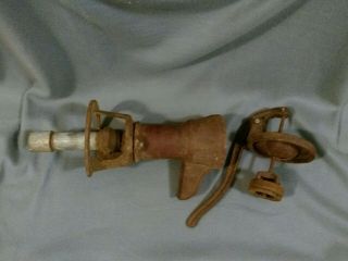 Water Hand Pump - Vintage - Cast Iron 3