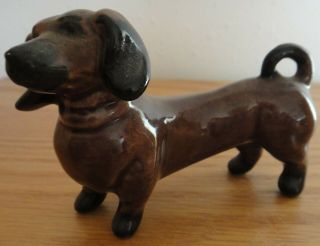 Vintage Miniature Dashound Dog Figure == Porcelain == 2 1/4 " H X 3 " L