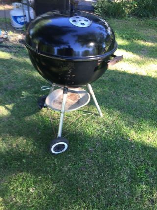 Vintage Weber Grill 22.  5” Kettle 1980’s Charcoal Barbecue PAT 3538906 2