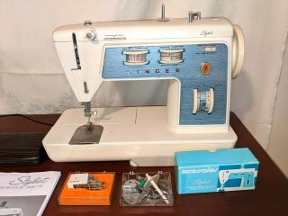 Vintage Singer Stylist Zig - Zag Sewing Machine Model 776 Complete