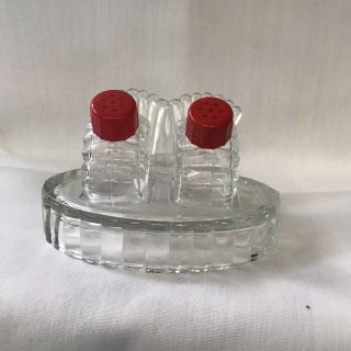 Vintage Clear Glass Set Salt And Pepper Shakers Red Lids Caps Small Clam Design