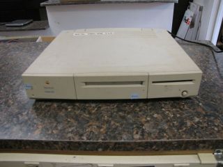 Vintage Apple Macintosh M1444 Centris 610 Desktop Pc Os 7.  5.  1,  4mb Ram,  50mb Hd