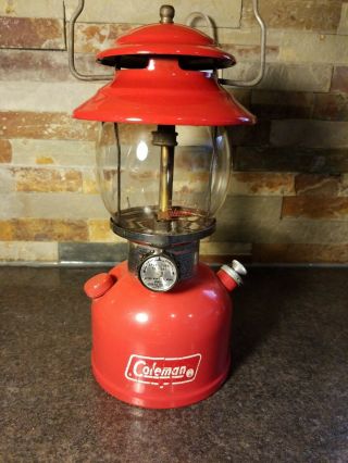 Vintage 5/1977 Red Model 200a Coleman Lantern W/ Pyrex Globe (small Crack)