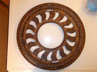 Antique Novelty Ironworks Round Cast Iron Floor Vent Grate Register 16 - 1/8 "