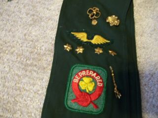 Vintage Girl Scout Sash With 7 Pins,  wings GS Patch & 26 Badges,  1950 ' s 2
