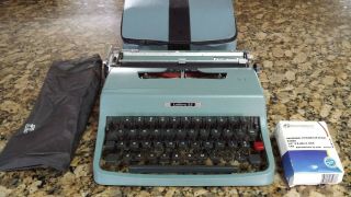 Vintage 1960s Olivetti Underwood Lettera 32 Typewriter W/extra Case Cover Ribbon