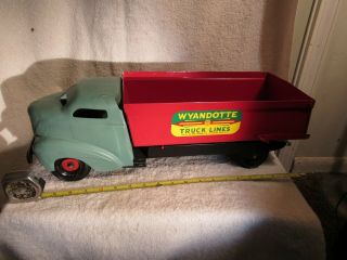 Vintage 1930’s/40s Wyandotte Green/red Pressed Steel Dump Truck Shark Nose