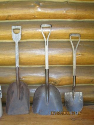 1 Vintage Primitive Rustic Wood Handled Shovel Barn Chore Coal