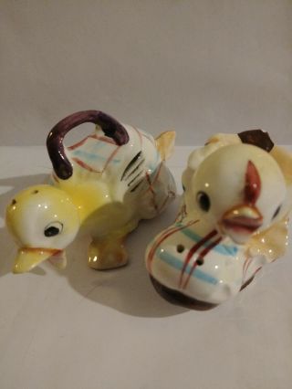 Anthropomorphic Vintage Little Chicks In Plaid Boot And Bag S&p Shakers Japan