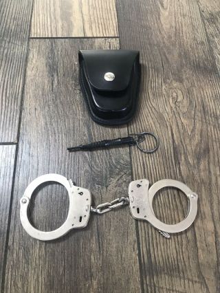 Vintage Smith & Wesson M100 Handcuffs W/ Pocket Key & Leather Holster