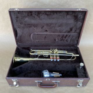 Getzen 300 Series Trumpet W/ Case,  Mouth Piece & Practice Mute - Vintage