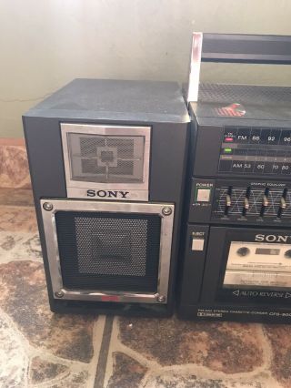 VINTAGE SONY CFS9000 BOOMBOX RADIO BUT NOT THE TAPE DECK 2