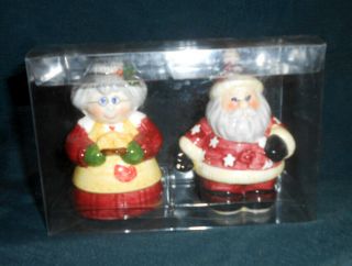 Mr And Mrs Santa Claus Salt And Pepper Christmas Shakers