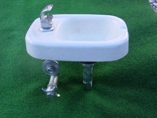 Vintage KOHLER Porcelain Cast Iron Wall Mount Water Drinking Fountain 2