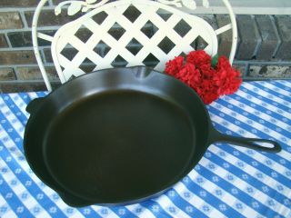 Vintage Lodge Cast Iron 14 Skillet With Heat Ring With 3 Notches – Near