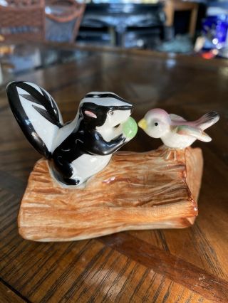 Vintage Skunk And Bird On A Stump/log Salt And Pepper Shaker Japan