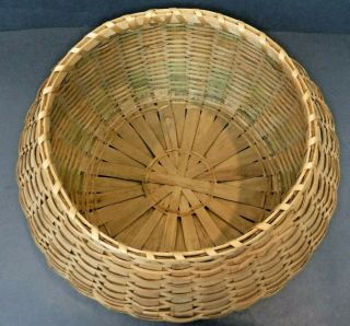 Vintage 1940 ' s Covered Wicker Basket Round with lid top handle Sewing Sweetgrass 3