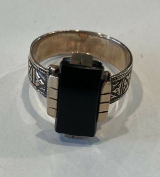 Vintage Estate Black Onyx Rectangle Stone 10k Yellow Gold Carved Ring Size 7