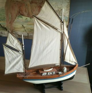 Vintage Wooden 32” Model Pond Boat Yacht Sailboat Complete Detailed
