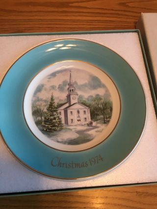 Wedgwood Avon Christmas Plate 1974 " Country Church " - 9 " Plate
