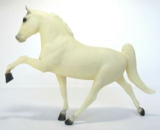 Tennessee Walking Horse V - Breyer TWH 701700 - WCHE Special Run - 1,  500 made 2