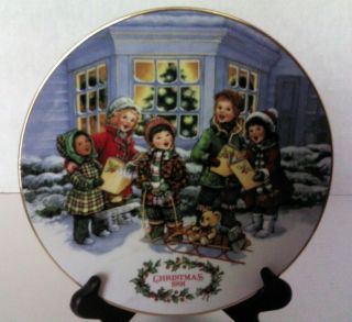 Avon Christmas Plate Perfect Harmony 1991 Trimmed In 22 Kt Gold