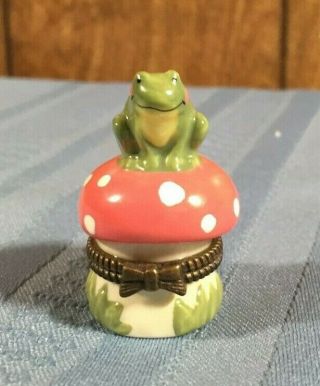 Frog On Mushrooms Porcelain Trinket Box Design By Midwest Of Cannon Falls