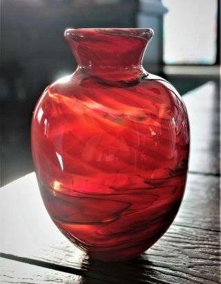 Gorgeous Vintage Ca.  1977 Signed Doug Sweet Hand Blown Art Glass Vase