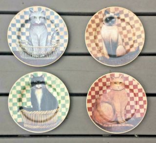 D.  C Brown & Co Country Kitties 8.  25 " Plates Set Of 4 Different Cats 2004