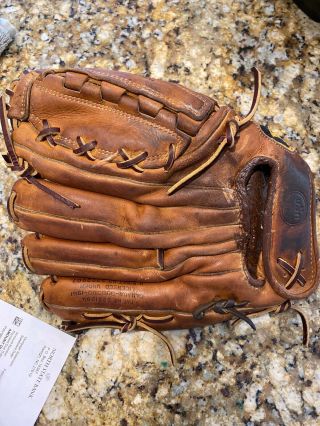 Vintage “The A2000” WILSON Leather Baseball Glove Made In The USA 2