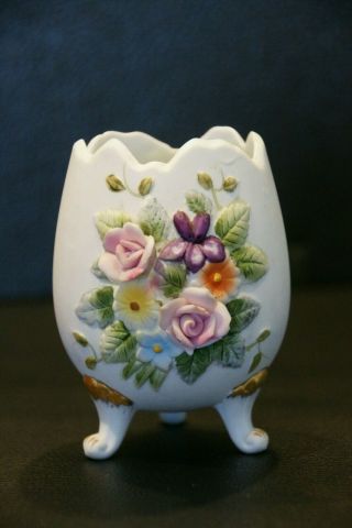 Vintage Lefton China; Porcelain Footed Egg Vase W/ Raised Flowers; Kw 5442
