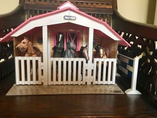 Breyer Classics Stable,  W/ 5 Horses 2 Riders And Jump