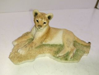 Country Artists 2003 Lioness Figurine Resign Statue 2003 Retired
