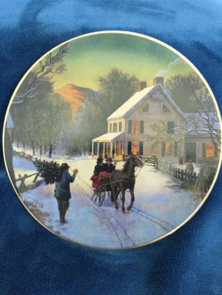 Vintage Avon 1988 Christmas Plate " Home For The Holidays "