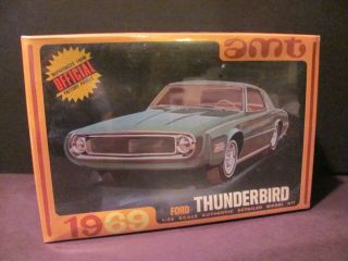 Amt 1969 Ford Thunderbird 1/25 Scale Model Kit - Y901 200,  Factory