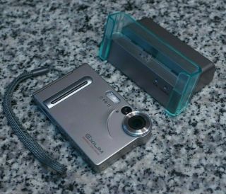 VTG Casio Exilim EX - S2 2MP Wearable Card Camera W/ 2GB SD FR/SHP 2