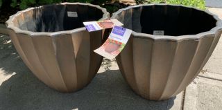 2 Better Homes And Gardens 16in W X 14in H Brown M Fluted Plastic Planter