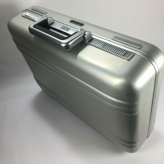 Vintage Zero Halliburton Attache Case Silver Aluminum Briefcase Combo Lock 1989