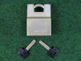 Vintage 10 High Security Mul - T - Lock Padlock With 3/8 " Shackle Protector 2 Keys