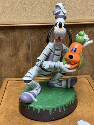 Disney Parks Halloween Goofy Med Fig Statue Mummy Figure Light - Up Figurine Nib