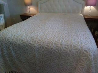 Vintage White Chenille Bedspread Fringe Blanket,  Full/queen Size Flower Chenille